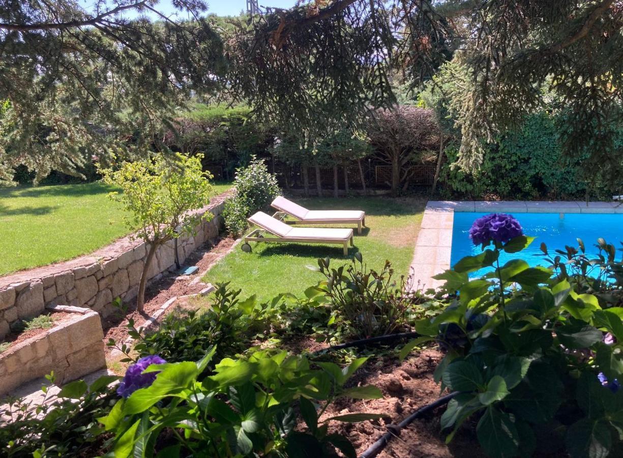 Los Cedros, Gran Chalet Con Piscina Y Apartamento En Navacerrada Exterior photo