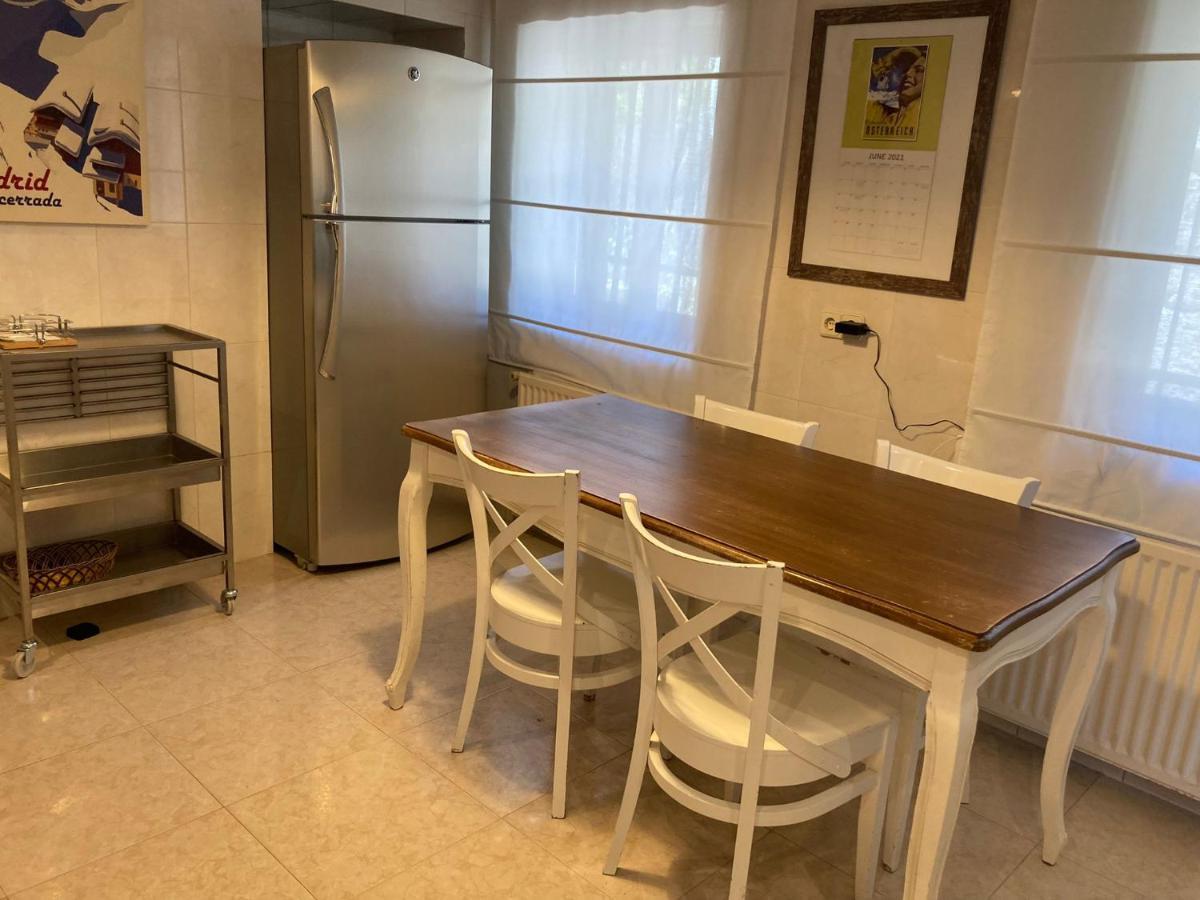 Los Cedros, Gran Chalet Con Piscina Y Apartamento En Navacerrada Exterior photo